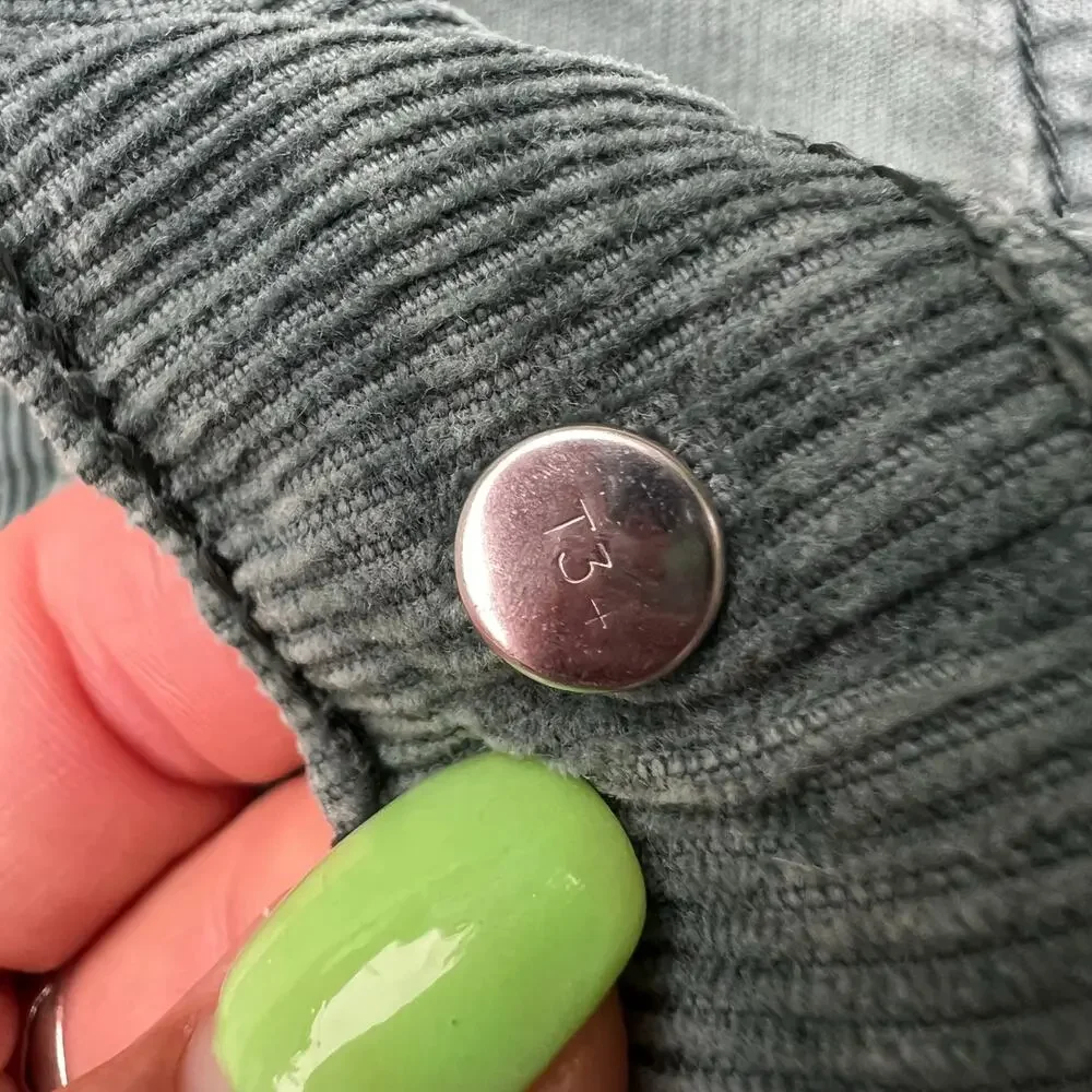 Vintage Y2K Levi’s 551 Button Fly Original Fit Straight Leg Green Corduroy 31x34